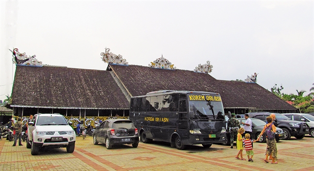 Sac mau Pampang, hon dao lon thu ba the gioi tai Indonesia