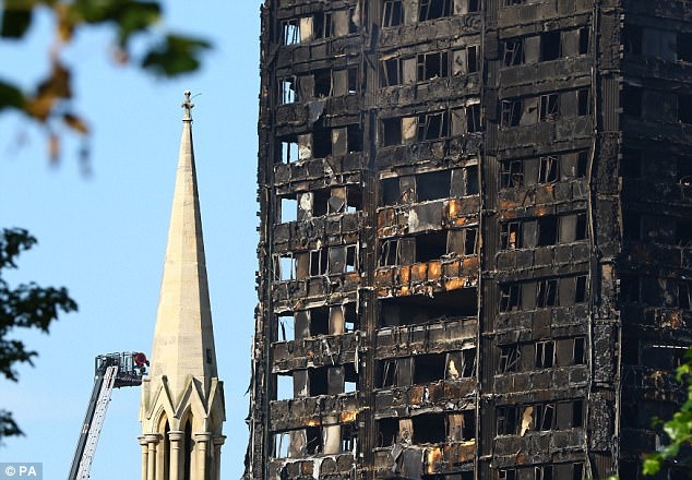 Nguoi linh cuu hoa anh hung va lua chon sinh tu trong ‘hoa nguc’ Grenfell