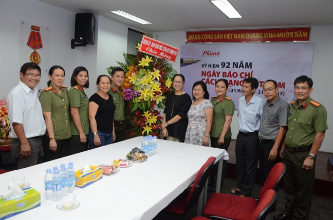 Lanh dao Thanh uy tham Bao Phu Nu TP.HCM