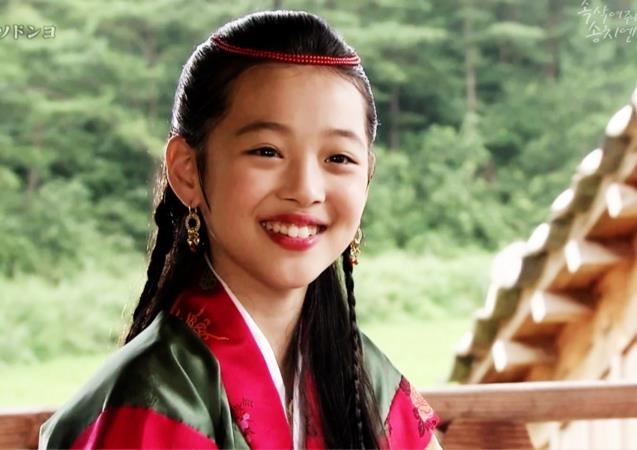 Sulli: Cau chuyen dang sau hinh anh 'gai hu' Kpop