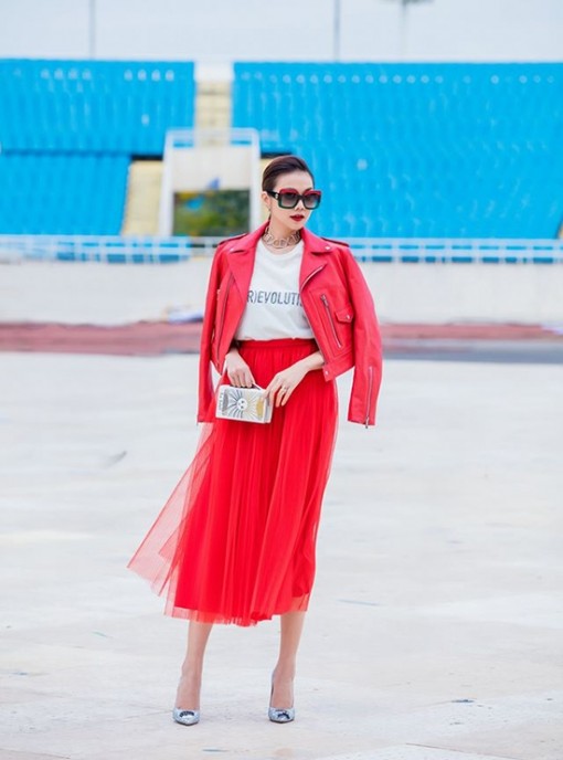 Mix áo thun thanh lịch vẫn thoải mái cho nàng công sở