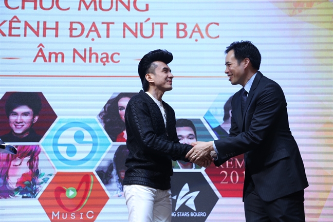 Vua ve Viet Nam, Dan Truong da don nhan tin vui bat ngo