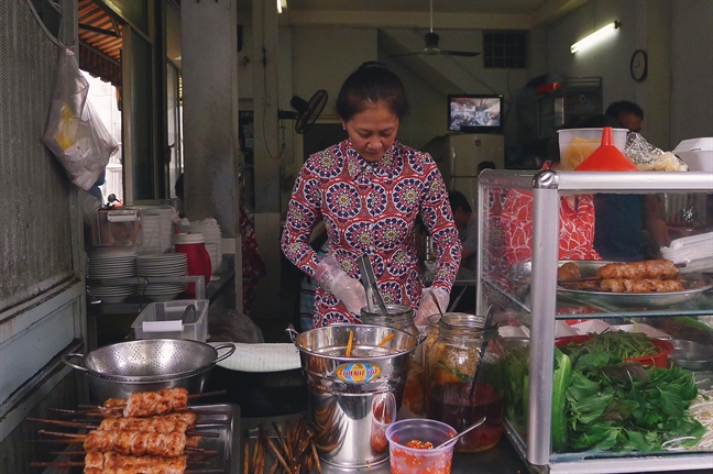 Nem nuong ngon nhat Sai Gon