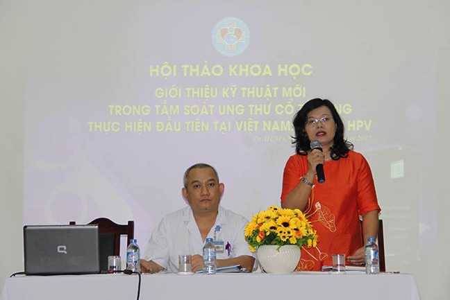 Lan dau tien cac bac si Viet Nam bat virus HPV phai 'hien nguyen hinh'