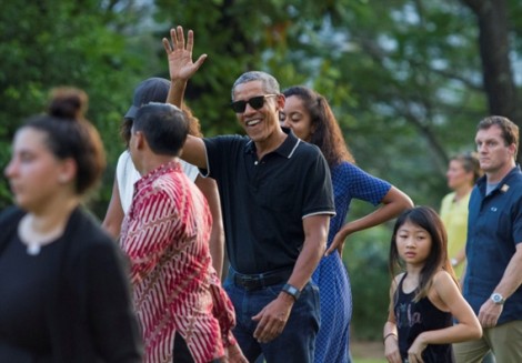 Gia đình Barack Obama tận hưởng kỳ nghỉ ở cố hương