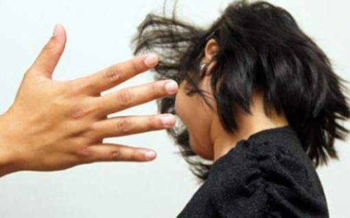 Nam tử Việt đại trượng phu, hở ra là... vũ phu