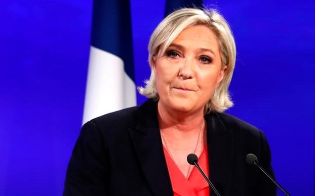‘Nguoi hung’ Le Pen bi buoc toi lam dung quy EU