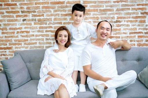 Tiếng cười kéo niềm vui vào cửa