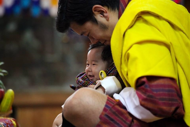 Dan mang thich thu voi Hoang tu be sieu dang yeu cua Bhutan