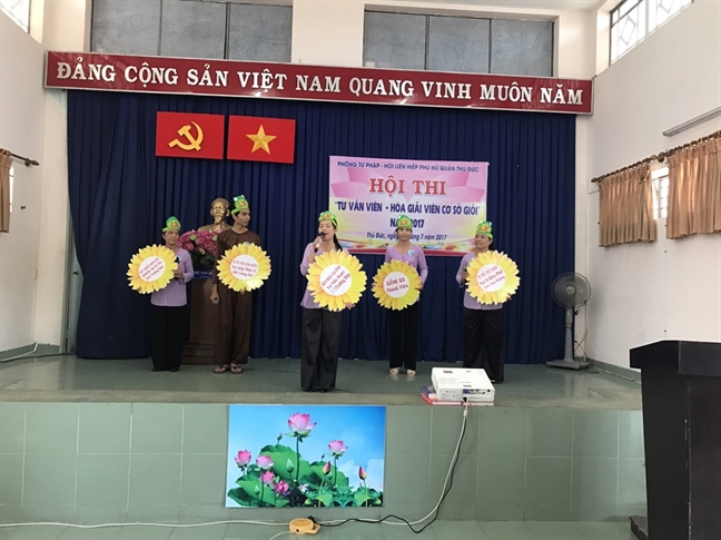 Quan Thu Duc: Soi noi hoi thi 'Tu van vien – Hoa giai vien co so gioi'