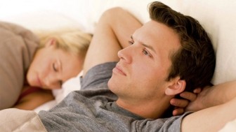 Không phải chuyên gia, vợ mới chính là cứu tinh giúp người chồng vượt qua nỗi ám ảnh 'xuất binh sớm'