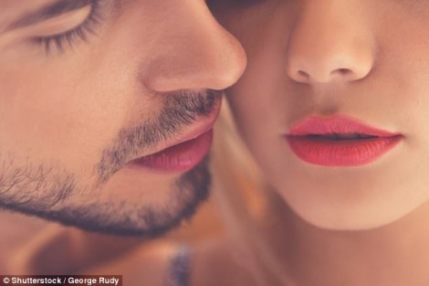 Quan hệ tình dục bằng miệng làm lây lan siêu bệnh lậu không thể chữa khỏi