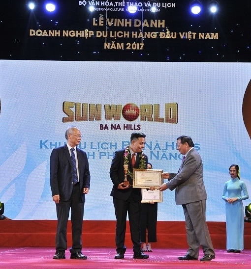 Sun World Ba Na Hills tiep tuc duoc vinh danh 'Khu du lich hang dau Viet Nam'