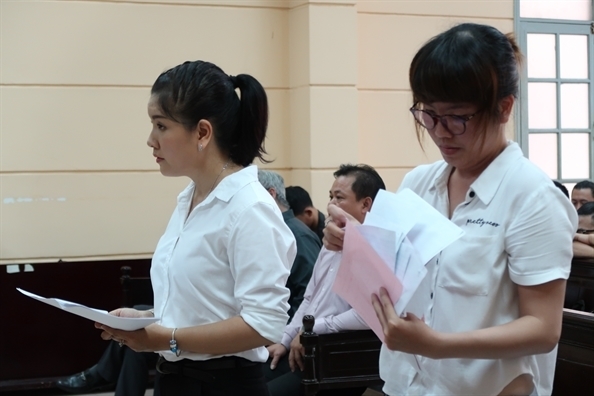 Vu Ngoc Trinh kien Nha hat Kich TP.HCM: Ai phai boi thuong cho Ngoc Trinh?