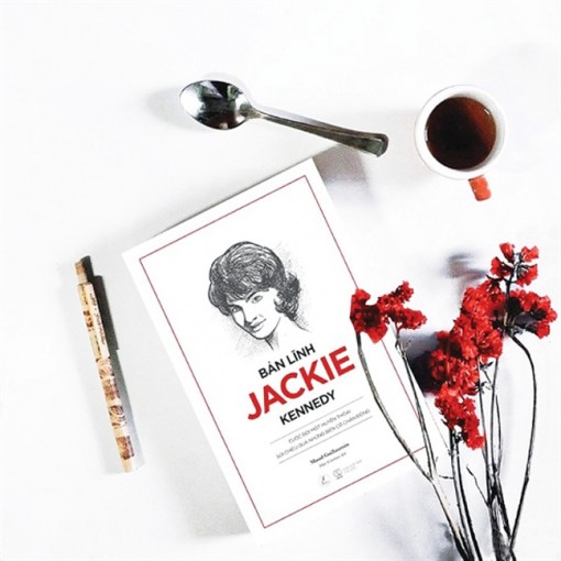 Bản lĩnh Jackie Kennedy & sự kín đáo kiêu hãnh