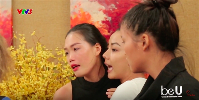 Lai cat canh thi sinh danh nhau tai 'Vietnam’s Next Top Model'