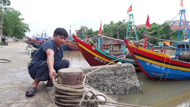 Ngu dan mien Trung hoi ha vao bo tranh bao so 2