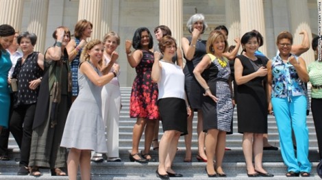 Các nữ nghị sĩ Mỹ đòi quyền ‘để tay trần’