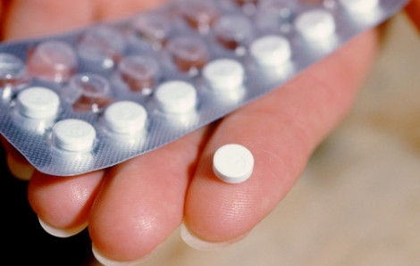 Người phụ nữ suýt tử vong vì uống thuốc tránh thai lâu ngày