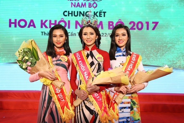 Nguoi dep den tu An Giang dang quang Hoa khoi Nam Bo 2017