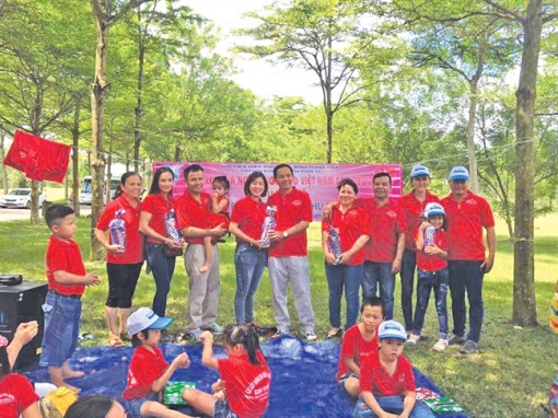 Đấng mày râu  chung tay lo việc Hội