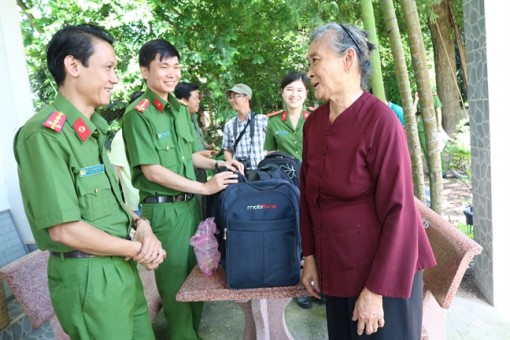Hội Phụ nữ Công an TP.HCM: Nhiều hoạt động đền ơn đáp nghĩa