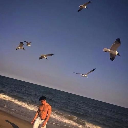 Nhiep anh gia dep tung cm, tre nhu trai 20 khien chi em soc khi biet tuoi that