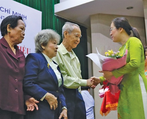 Chúng tôi đi không tiếc đời mình