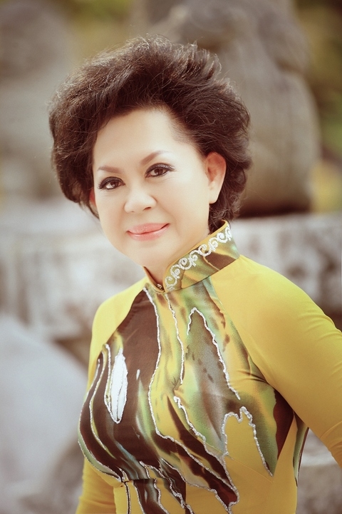 Gu thoi trang sang trong cua nu ca si Viet theo dong nhac bolero