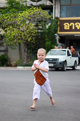 Chu tieu ngu gat qua dang yeu khien cu dan mang 'me met'