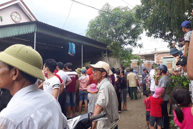 Nguoi phu nu bi dan vay hon 6 tieng vi nghi bat coc tre em duoc minh oan