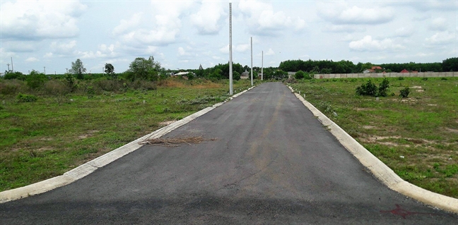 Bat dong san Long Thanh: Chinh quyen khang dinh thi truong am dam, doanh nghiep van ho hao 'nong sot'