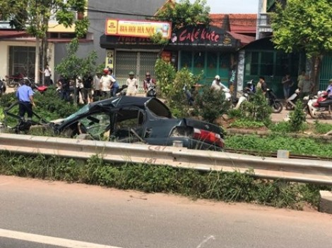 Tàu hỏa đâm ô tô, Chủ tịch hội khuyến học huyện chết thảm