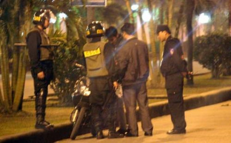 Nhóm cướp ‘nhí’ tấn công người đàn ông giữa khuya lấy xe máy