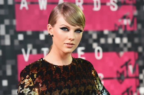 Taylor Swift thắng kiện bị xâm phạm tình dục, được bồi thường 1 USD