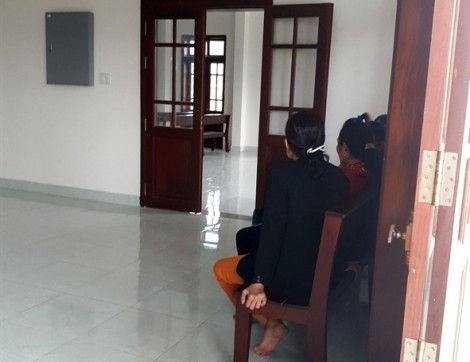 Hơn 35 năm 'chịu đấm'