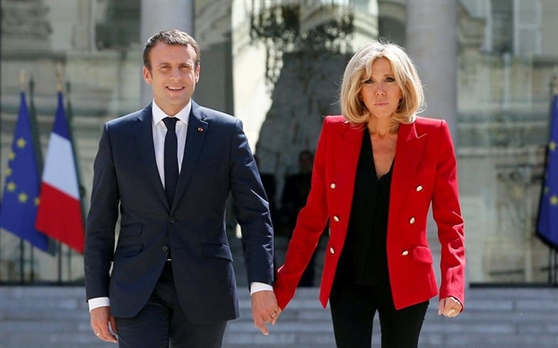 Khong lam 'De nhat phu nhan Phap', vay ba Brigitte Macron lam gi?