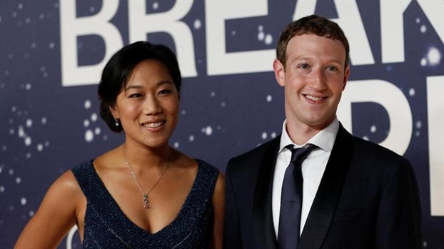 Vo de, ong trum Facebook Mark Zuckerberg se nghi 2 thang cham con