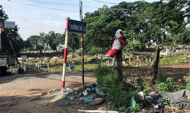 Sot 'bong tay' dat... quanh  nghia trang Binh Hung Hoa