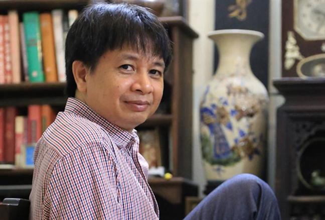 GS Nguyen Lan va tac gia Hoang Tuan Cong: Mot tre, mot gia va mot cau hoi