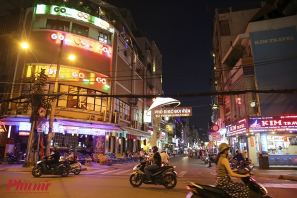 Kham pha pho di bo Bui Vien ve dem voi nhung mon ngon 'kho cuong'