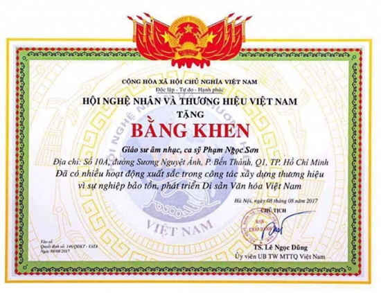 Bo Cong thuong len tieng ve viec trao bang 'giao su am nhac' cho ca si Ngoc Son