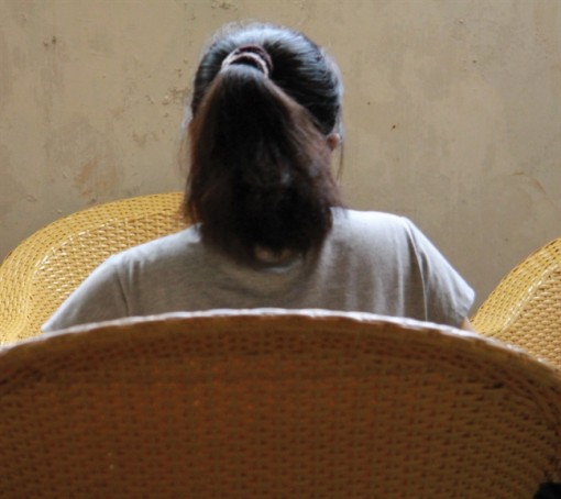 Bị người tình từ chối gặp mặt, phó hiệu trưởng nhắn tin, dùng clip và hình ảnh 'nóng' để uy hiếp