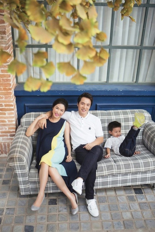 Giản dị và cảm động cùng chuyện ba nhân vật showbiz cùng vợ vượt cạn