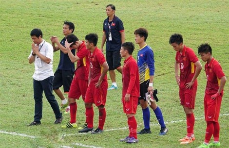 Mai Đức Chung tạm thời làm HLV trưởng U22 Việt Nam sau SEA Games 29