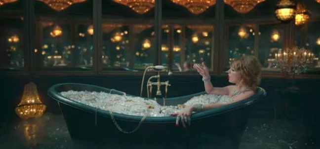 Chi voi 1 MV, Taylor Swift ‘loi’ het ca tinh cu lan ‘ke thu’ vao