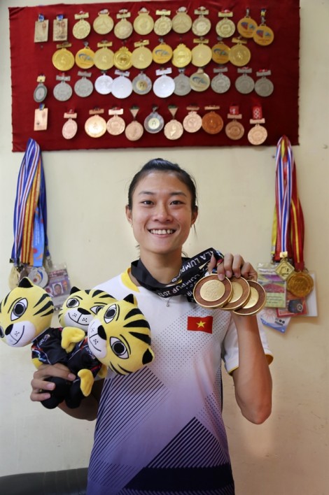 Những khó khăn ít ai ngờ của nữ vận động viên đạt 3 huy chương vàng SEA Games 29