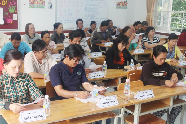 Phu huynh 'nhoi mau co tim' khi nghe cac khoan thu dau nam hoc