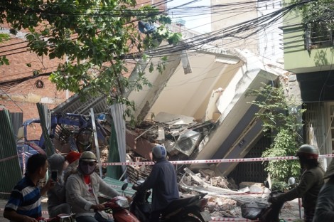 Hiện trường đổ nát vụ sập nhà như động đất ở Sài Gòn