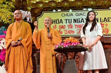 Lý Nhã Kỳ: ‘Cảm giác tự ti vì quá nghèo thực sự ám ảnh’